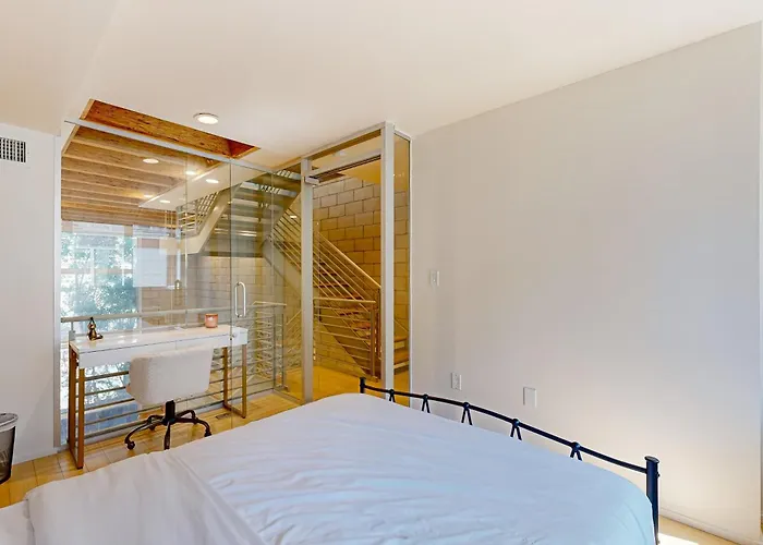 Modern Loft-Style Townhouse In Los Angeles
